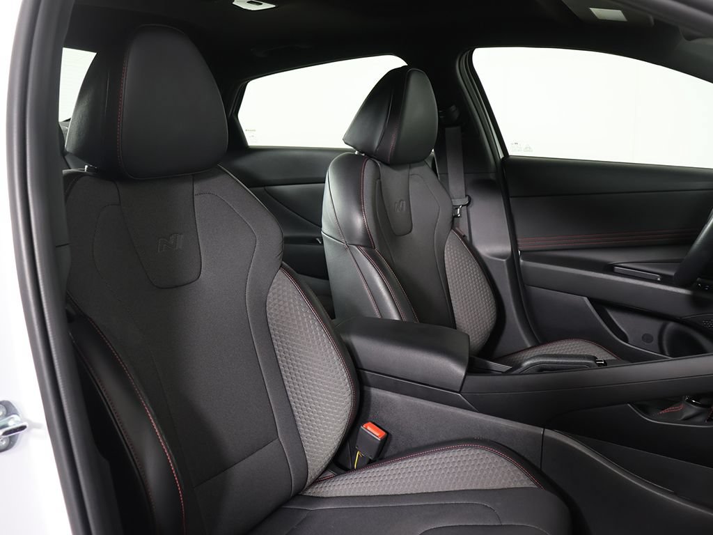 Certified 2025 Hyundai Elantra N Line FWD image 30