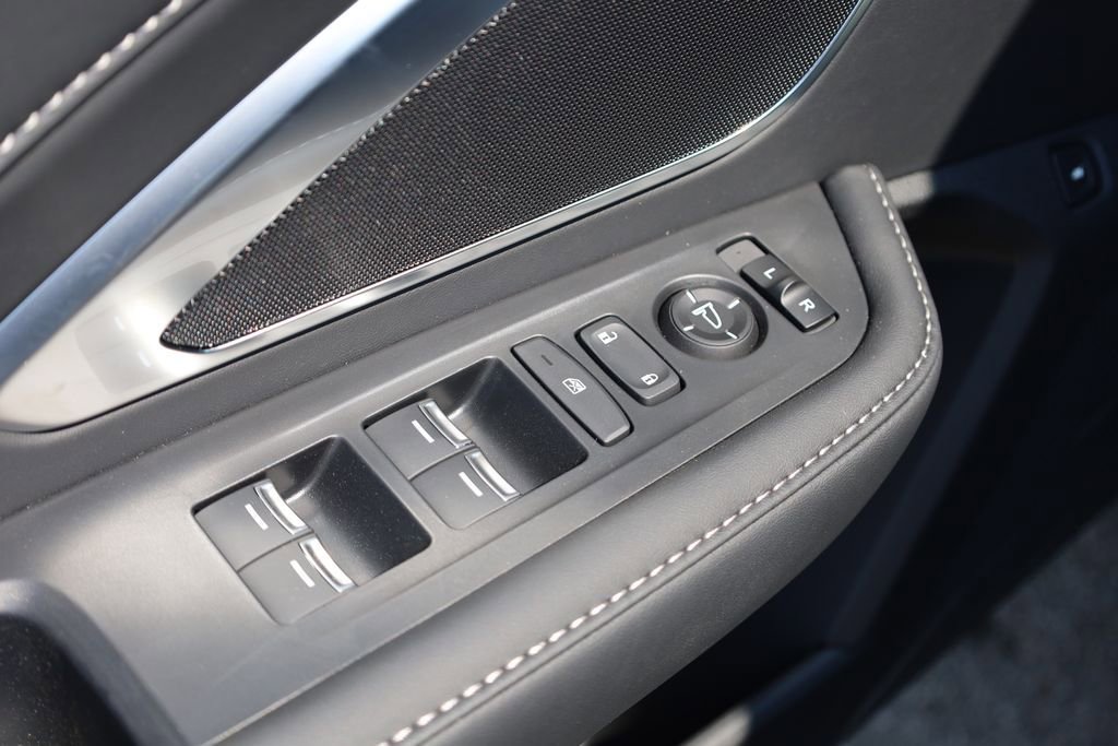 New 2025 Acura RDX SH-AWD image 11