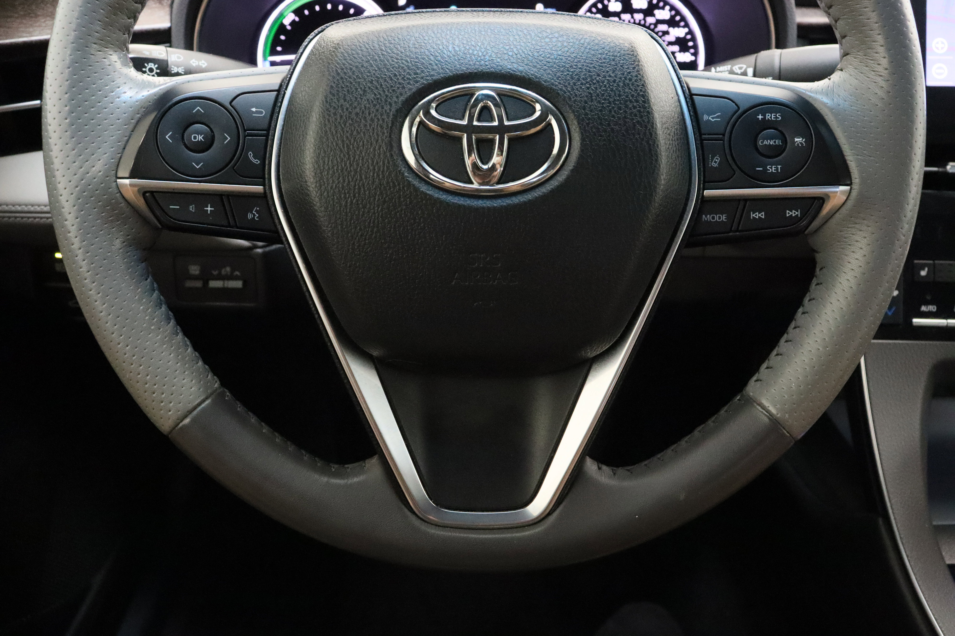 Used 2020 Toyota Avalon Limited w/ Advanced Safety Package FWD image 26