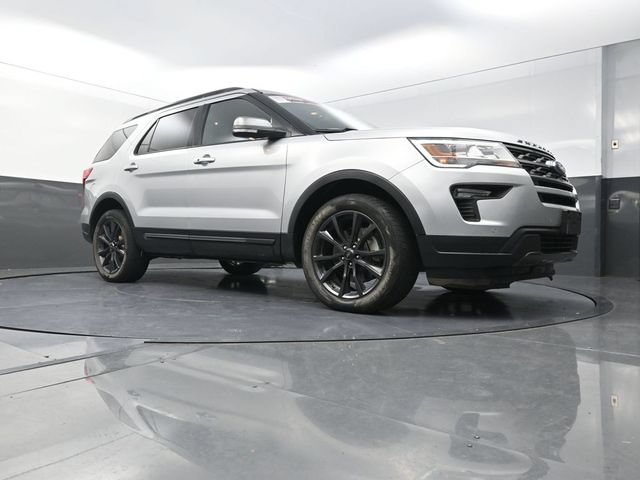 Used 2019 Ford Explorer XLT w/ Equipment Group 202A AWD/4WD image 19