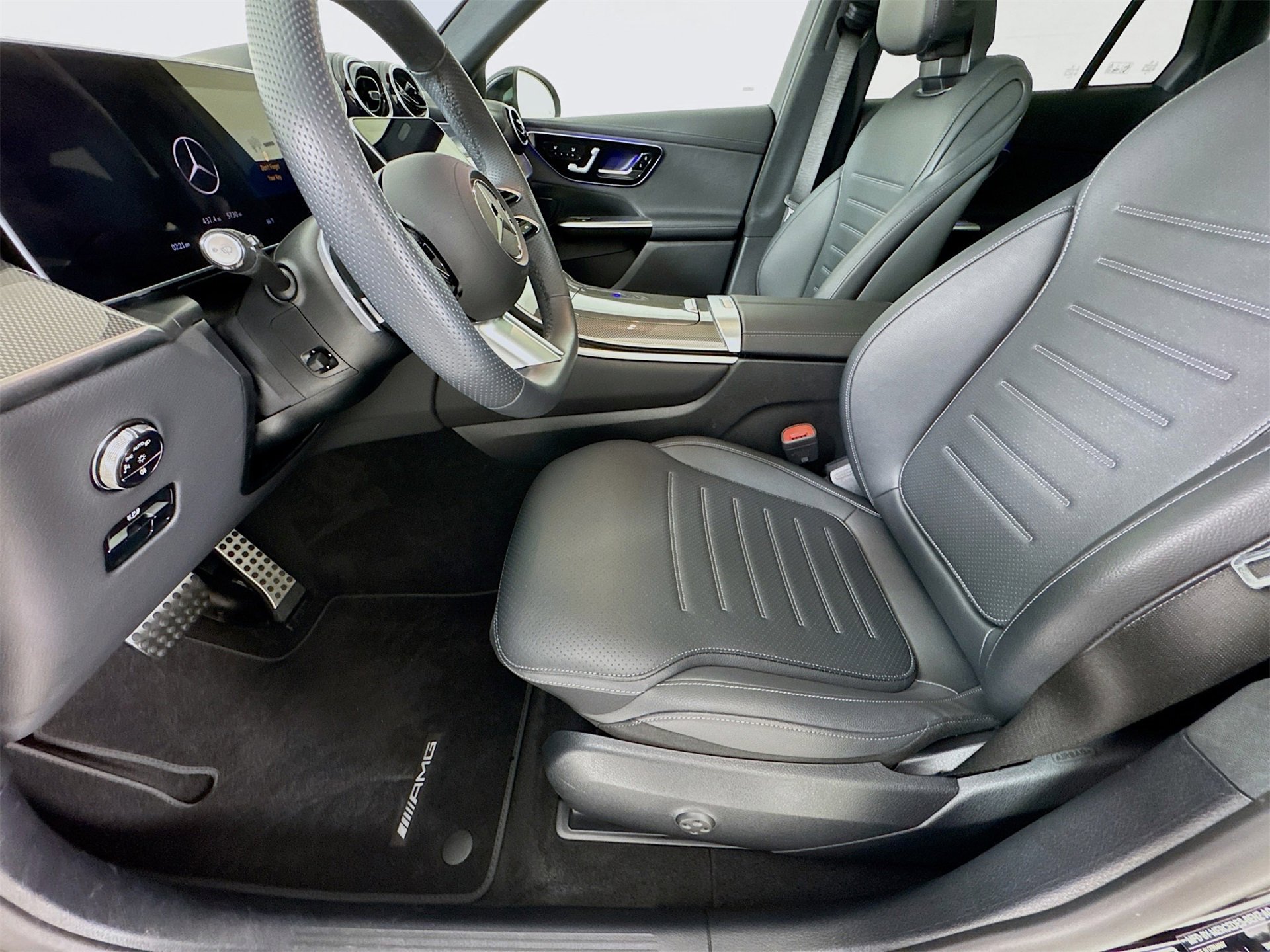 Used 2025 Mercedes-Benz GLC 300 image 21