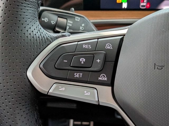 New 2026 Volkswagen Tiguan SEL R-Line AWD/4WD image 28