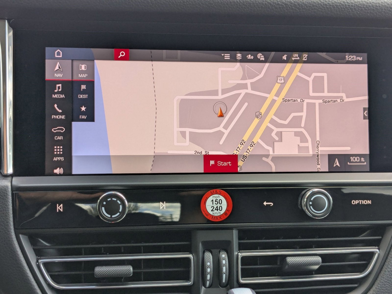 New 2026 Porsche Macan AWD/4WD image 18