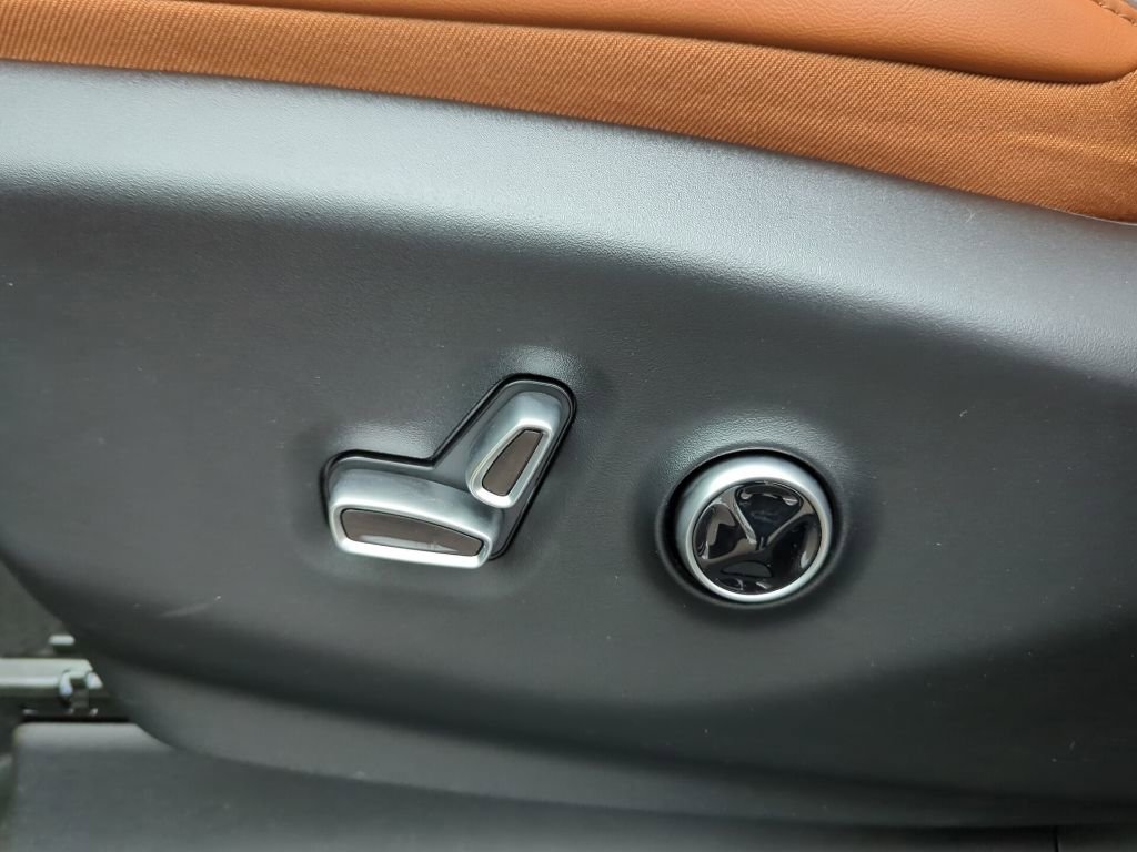 New 2026 Chrysler Pacifica Pinnacle w/ Trailer Tow Group image 33