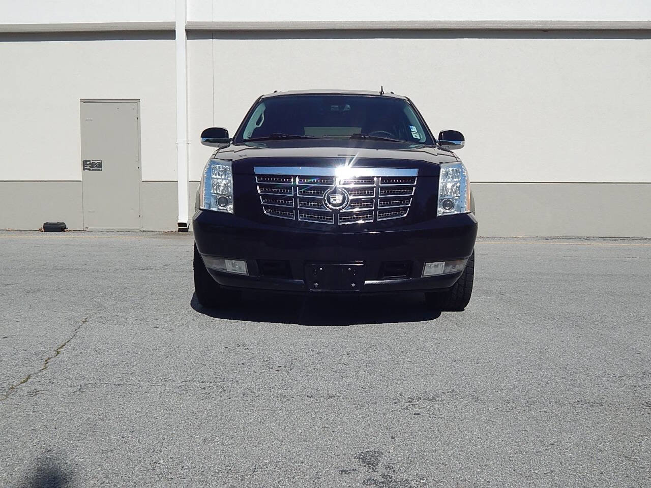 Used 2011 Cadillac Escalade ESV Premium image 10