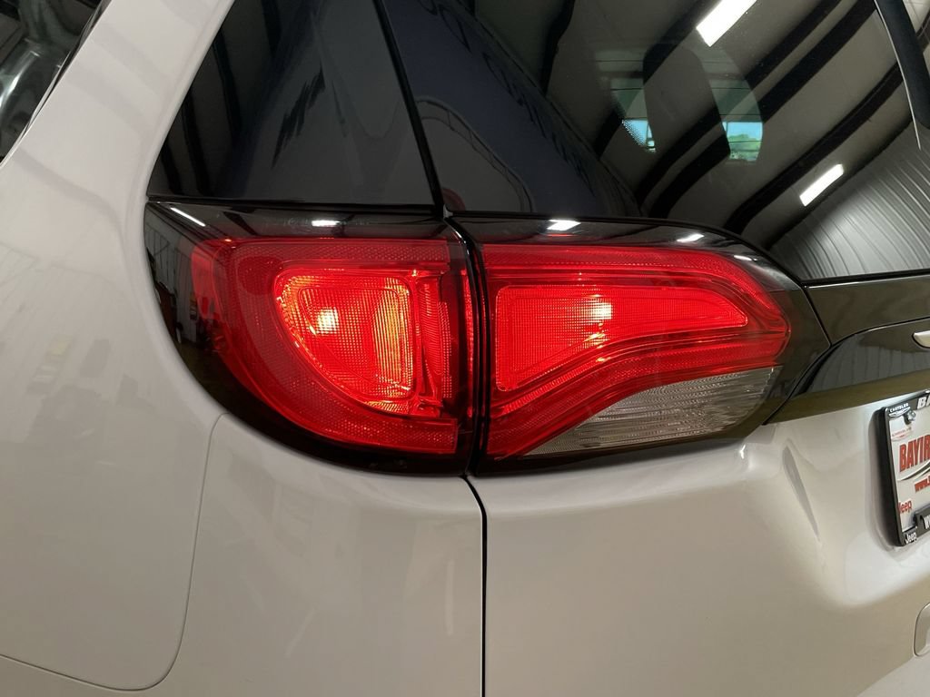 Used 2024 Chrysler Voyager LX FWD image 25