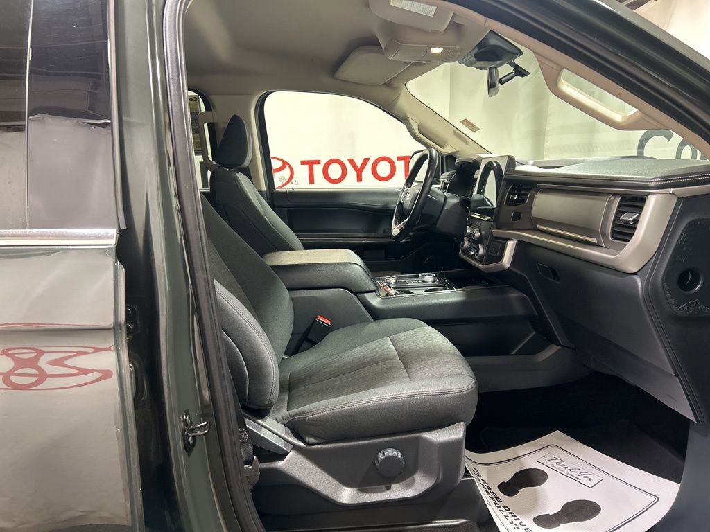 Used 2022 Ford Expedition XLT AWD/4WD image 11