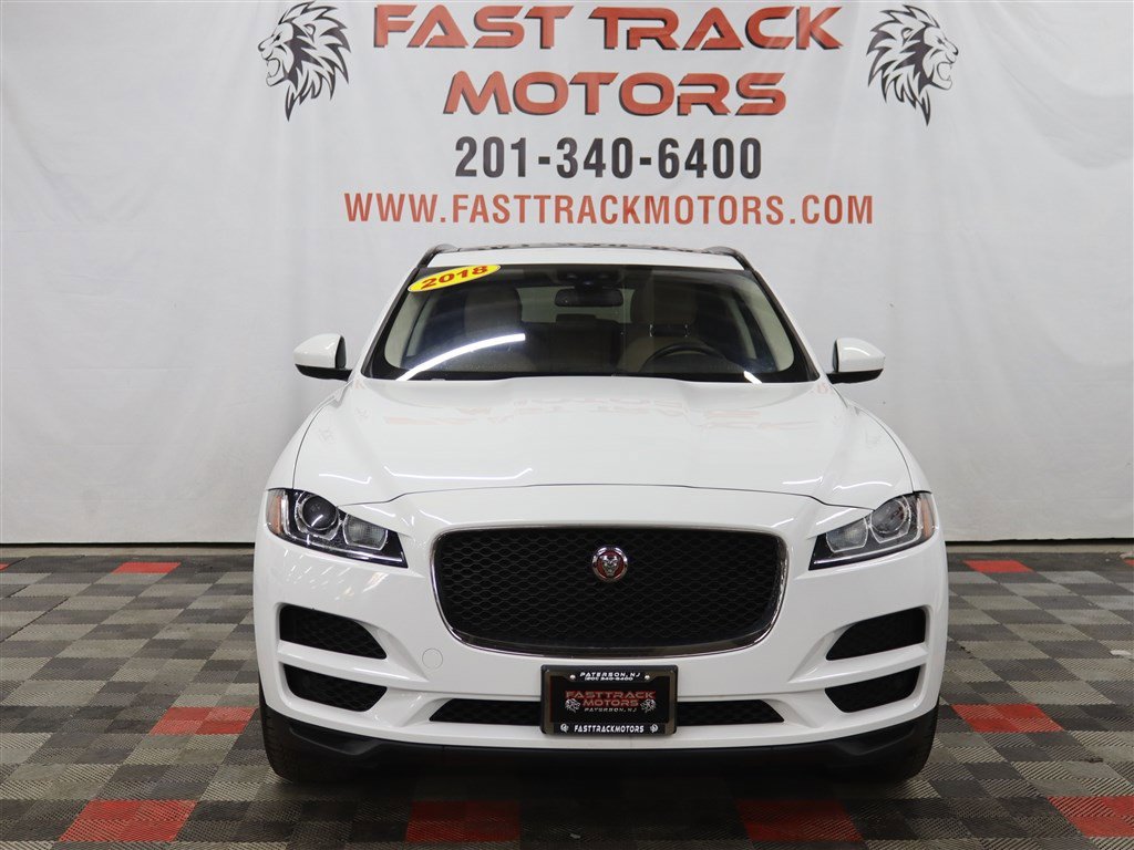 Used 2018 Jaguar F-PACE Premium image 2