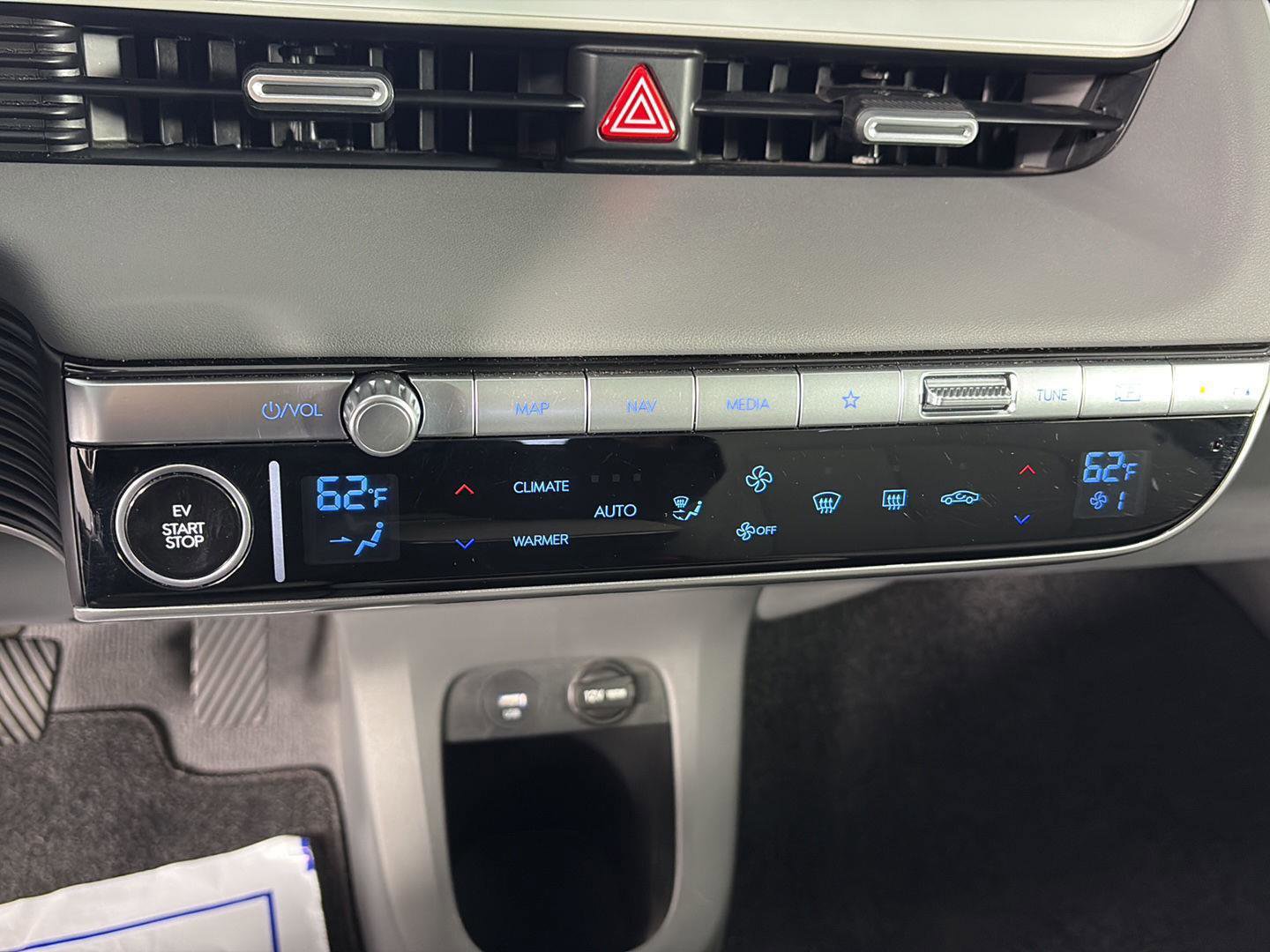 Used 2024 Hyundai Ioniq 5 Limited AWD/4WD image 33