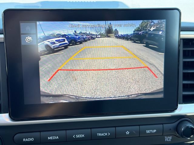Used 2025 Hyundai Venue SEL FWD image 25