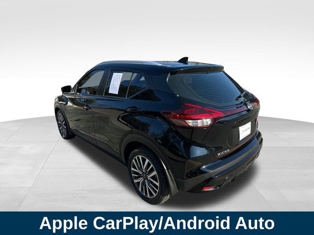 Used 2023 Nissan Kicks SV image 3