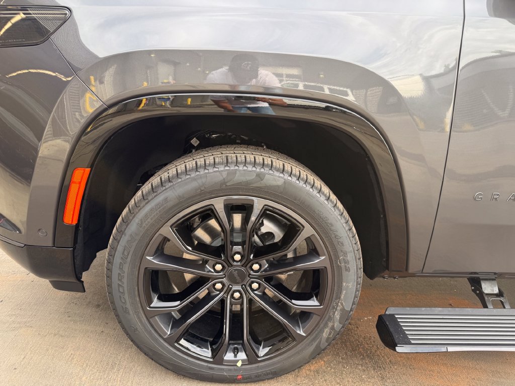 New 2026 Jeep Grand Wagoneer Summit AWD/4WD image 27
