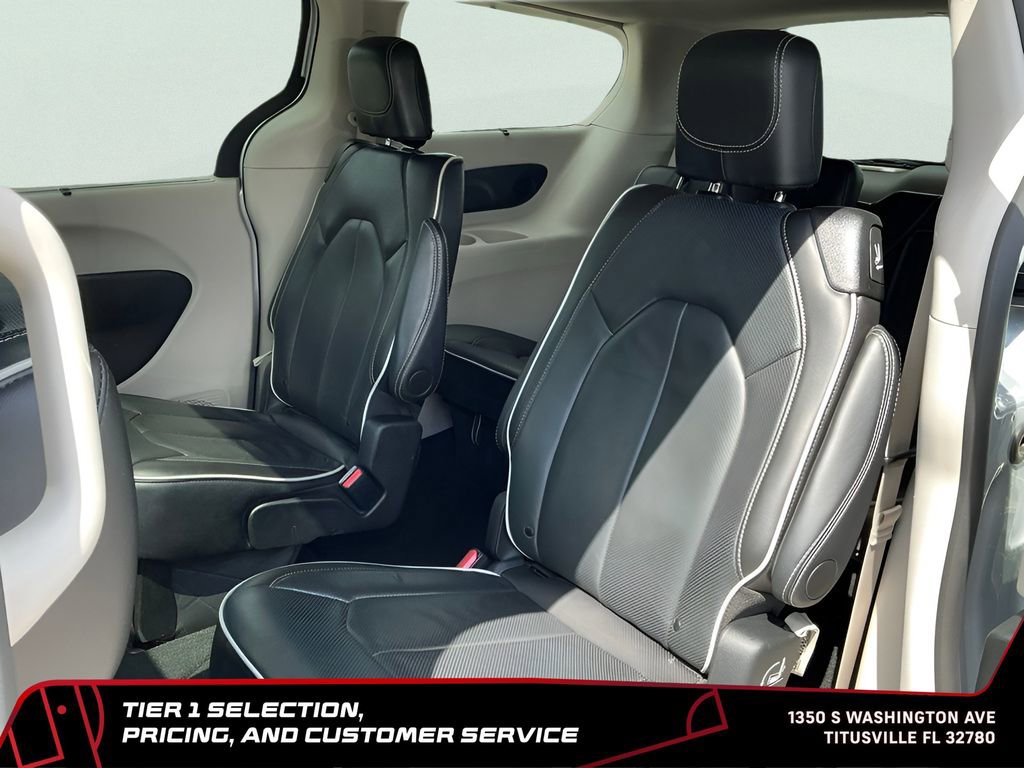 Used 2024 Chrysler Pacifica Limited FWD image 19