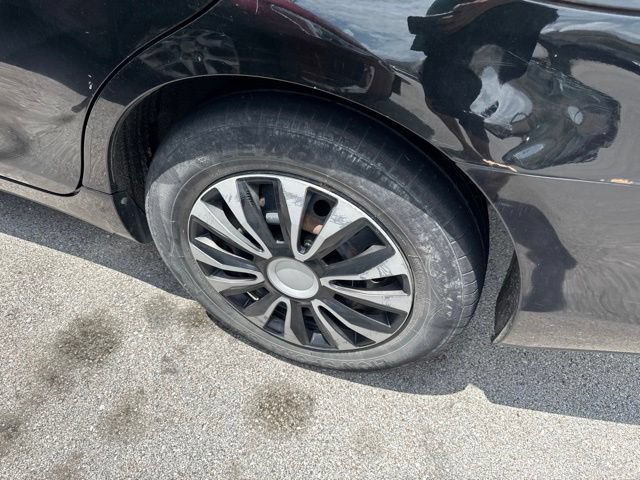 Used 2010 Toyota Camry LE FWD image 8