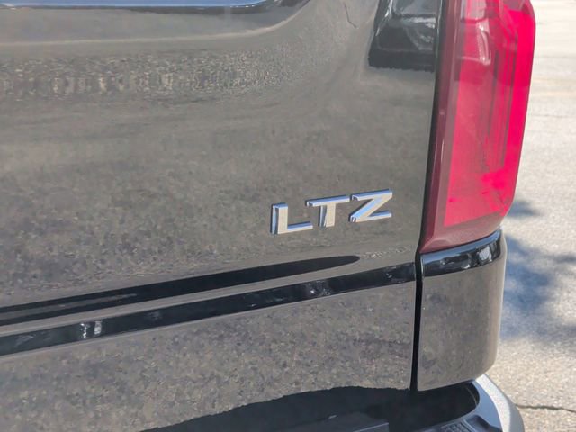 Used 2025 Chevrolet Silverado 1500 LTZ w/ LTZ Premium Package AWD/4WD image 36
