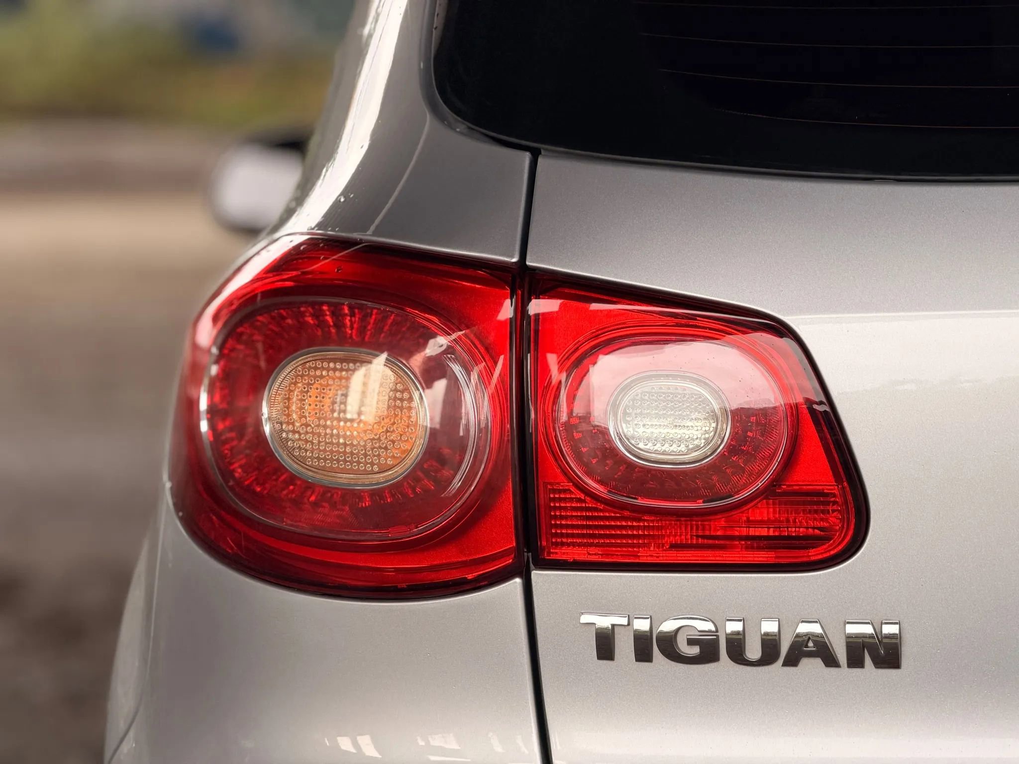 Used 2011 Volkswagen Tiguan S image 14