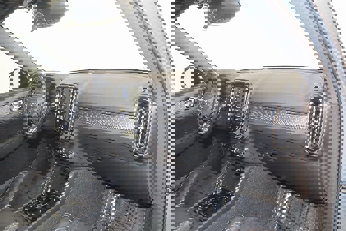 Used 2020 Volvo XC40 T5 R-Design image 42