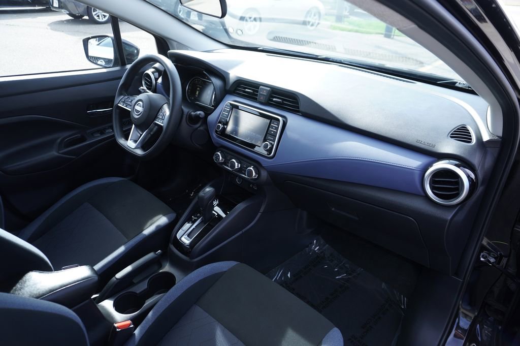 Used 2024 Nissan Versa SV image 28