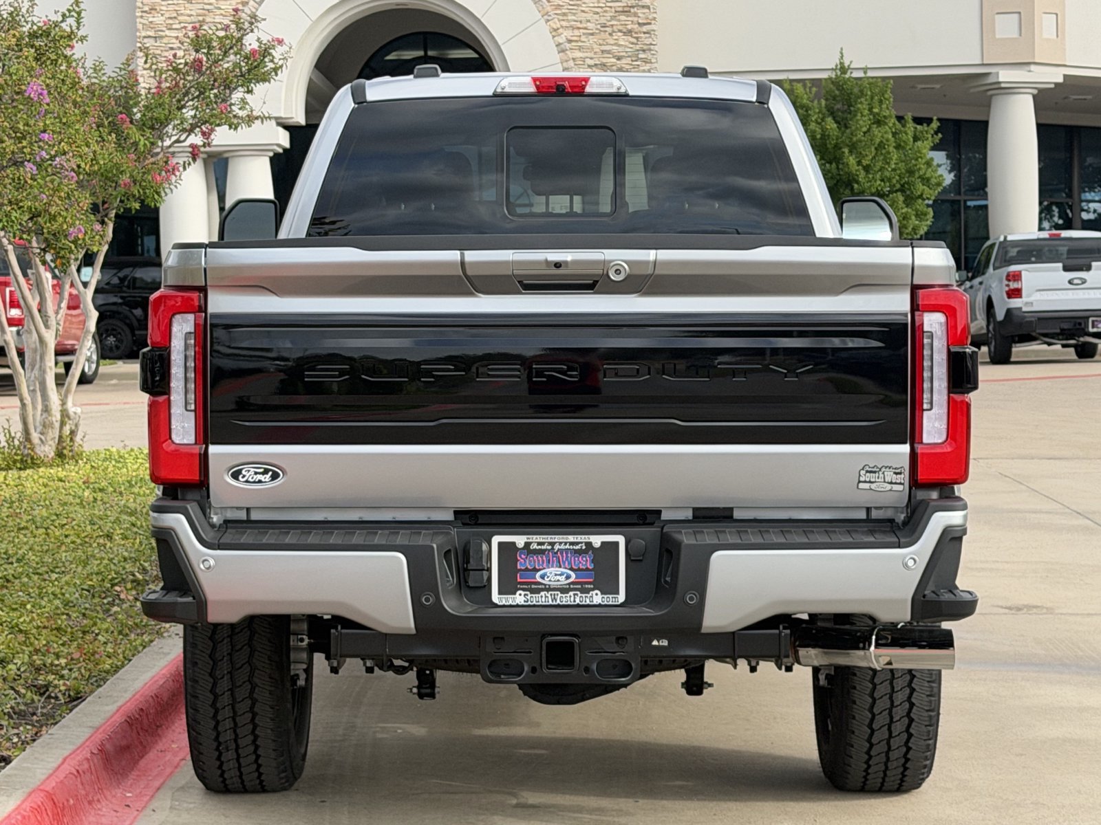 New 2027 Ford F350 Platinum w/ FX4 Off-Road Package AWD/4WD image 5
