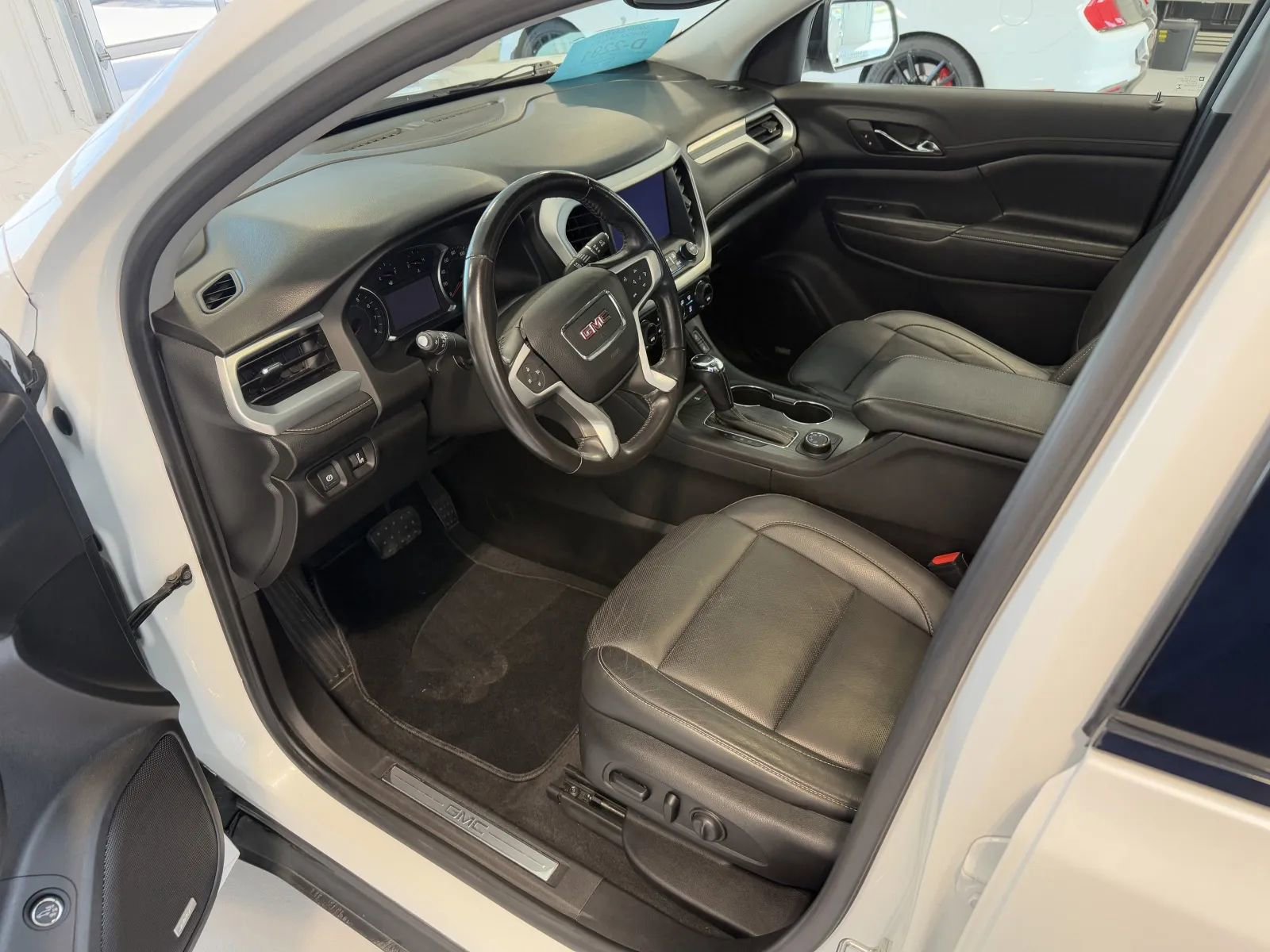 Used 2019 GMC Acadia SLT w/ Black Edition AWD/4WD image 10