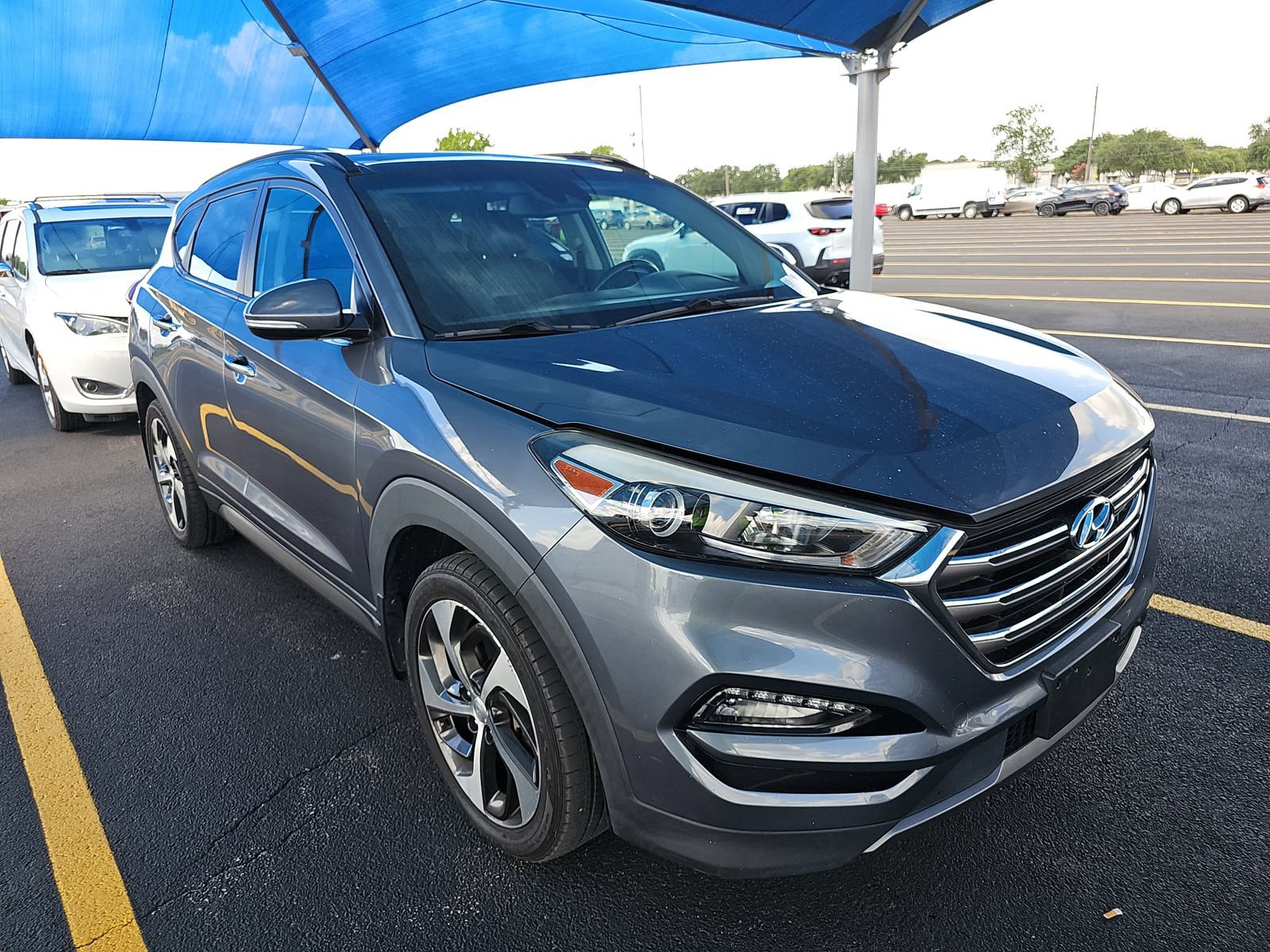 Used 2016 Hyundai Tucson Limited w/ Option Group 03 AWD/4WD image 4