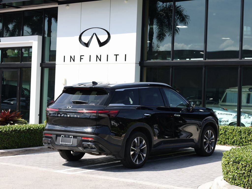 Certified 2025 INFINITI QX60 Luxe w/ Vision Package image 4