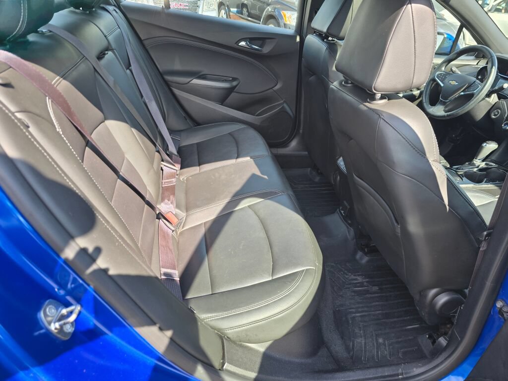 Used 2017 Chevrolet Cruze Premier FWD image 14