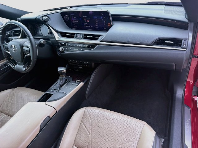 Used 2021 Lexus ES 300h Ultra Luxury w/ Accessory Package 2 FWD image 14