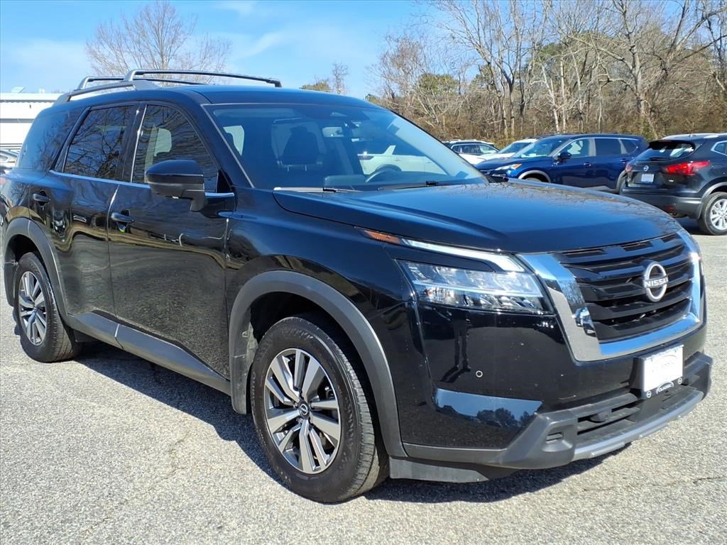 Used 2024 Nissan Pathfinder SL w/ Cargo Package image 3