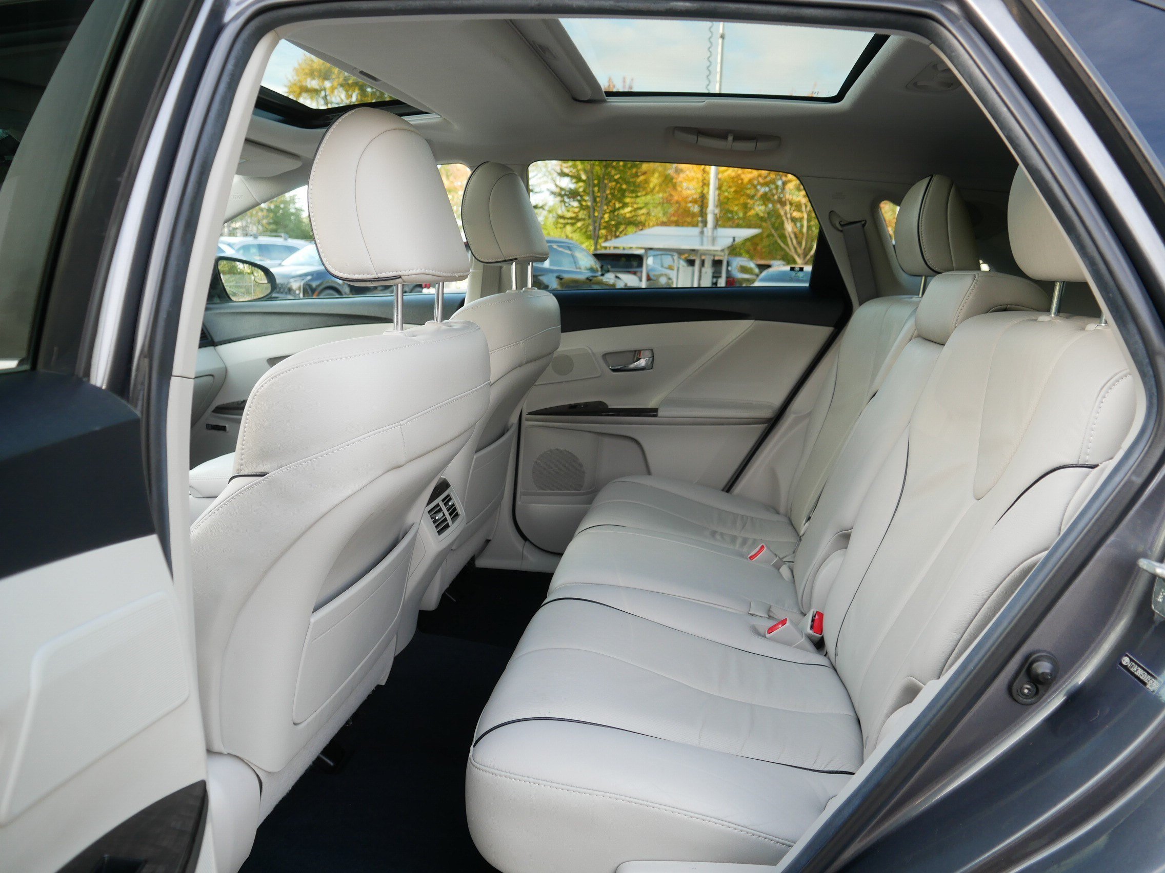 Used 2013 Toyota Venza XLE w/ XLE Premium Pkg FWD image 34