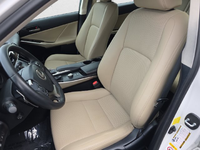 Used 2018 Lexus IS 300 AWD w/ Comfort Package image 14