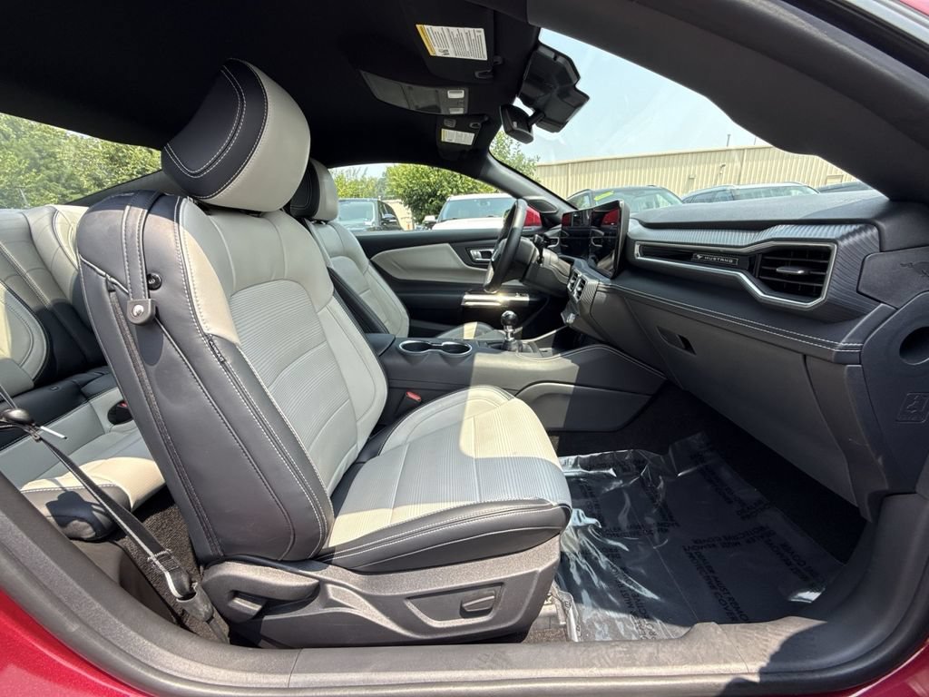 Used 2025 Ford Mustang GT Premium RWD image 25