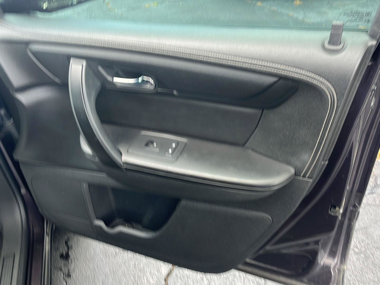 Used 2015 Chevrolet Traverse LT FWD image 28