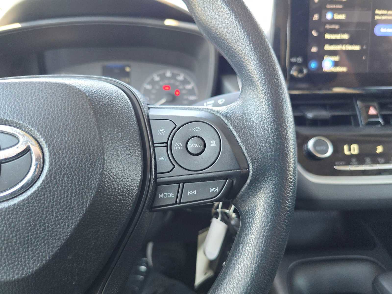 Certified 2025 Toyota Corolla LE FWD image 30