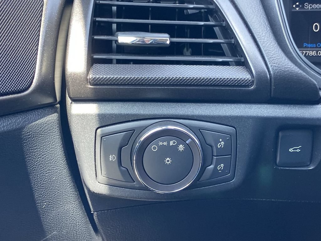 Used 2018 Ford Fusion SE w/ Equipment Group 201A FWD image 14