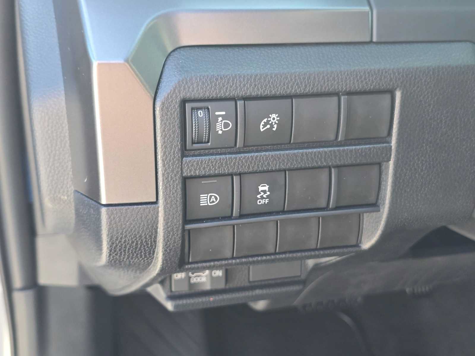 Certified 2025 Toyota Tacoma SR5 AWD/4WD image 24