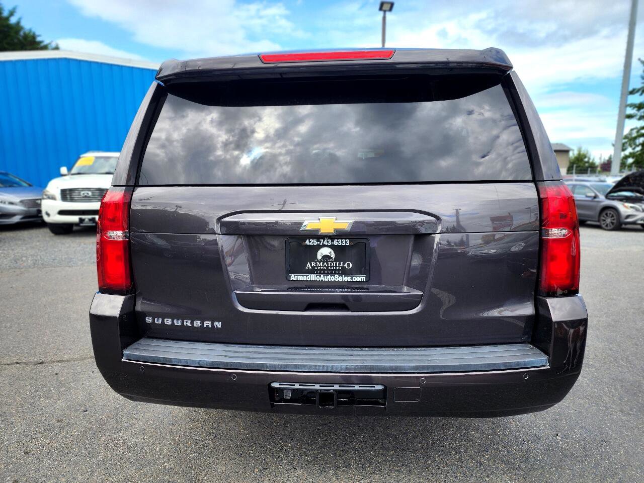 Used 2017 Chevrolet Suburban LT image 6