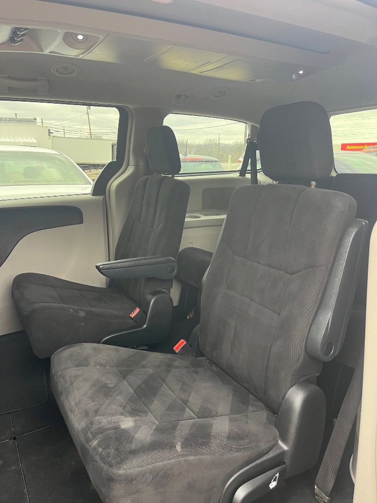 Used 2011 Dodge Grand Caravan Crew image 11