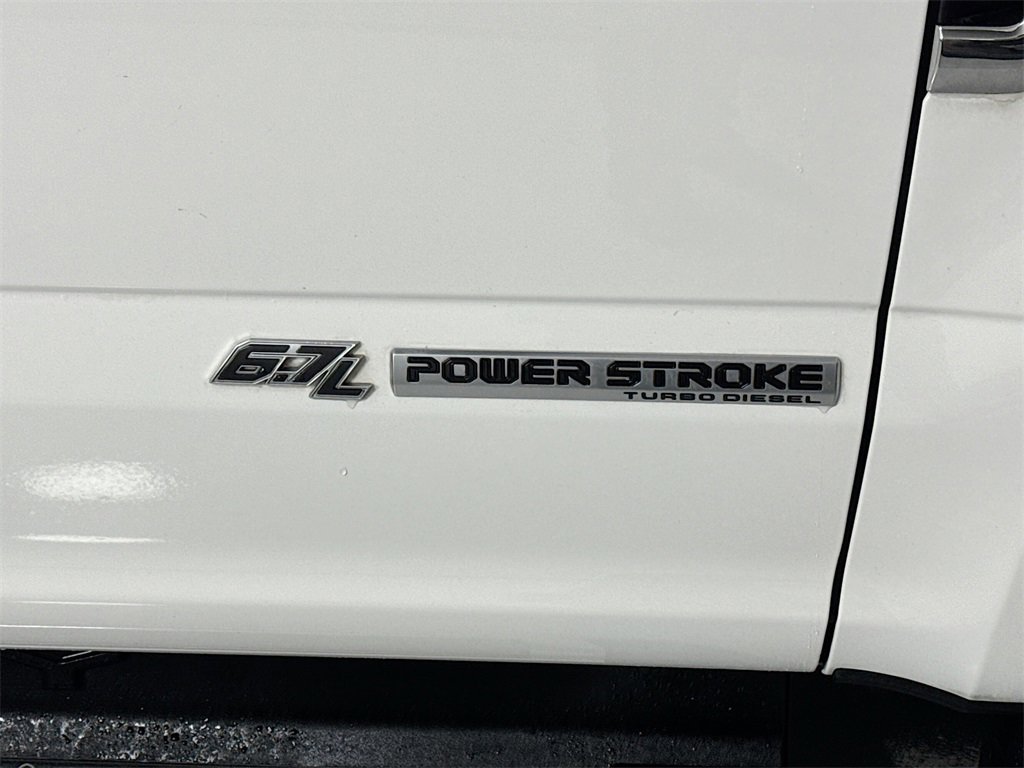 Used 2022 Ford F350 Lariat image 12