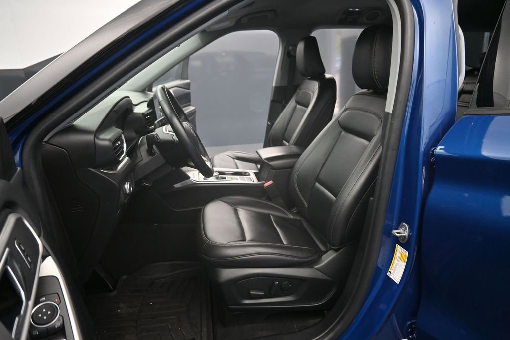 Used 2022 Ford Explorer XLT w/ Equipment Group 202A RWD image 19
