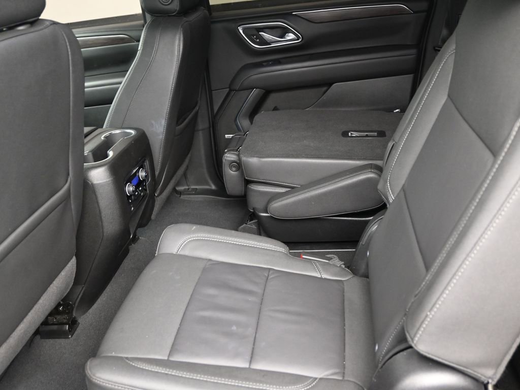 Used 2024 Chevrolet Suburban Z71 w/ Luxury Package image 14