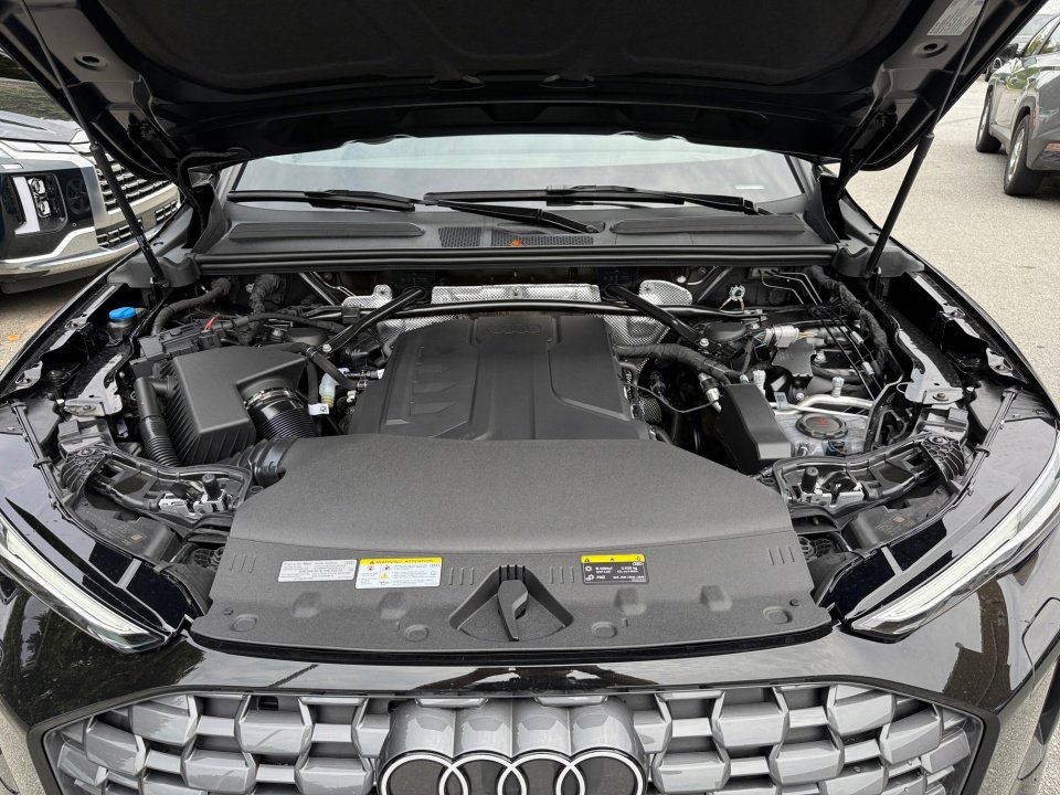 New 2025 Audi Q5 Premium Plus image 16