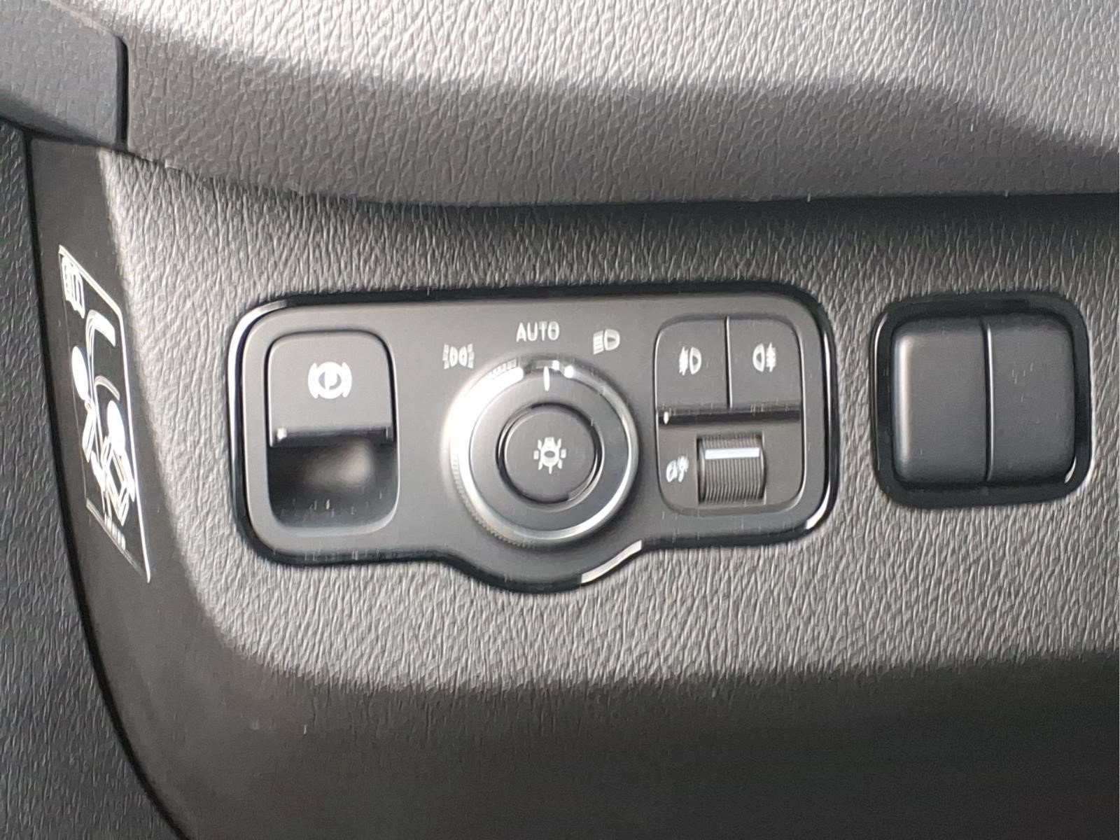 Used 2023 Mercedes-Benz Sprinter 2500 image 24