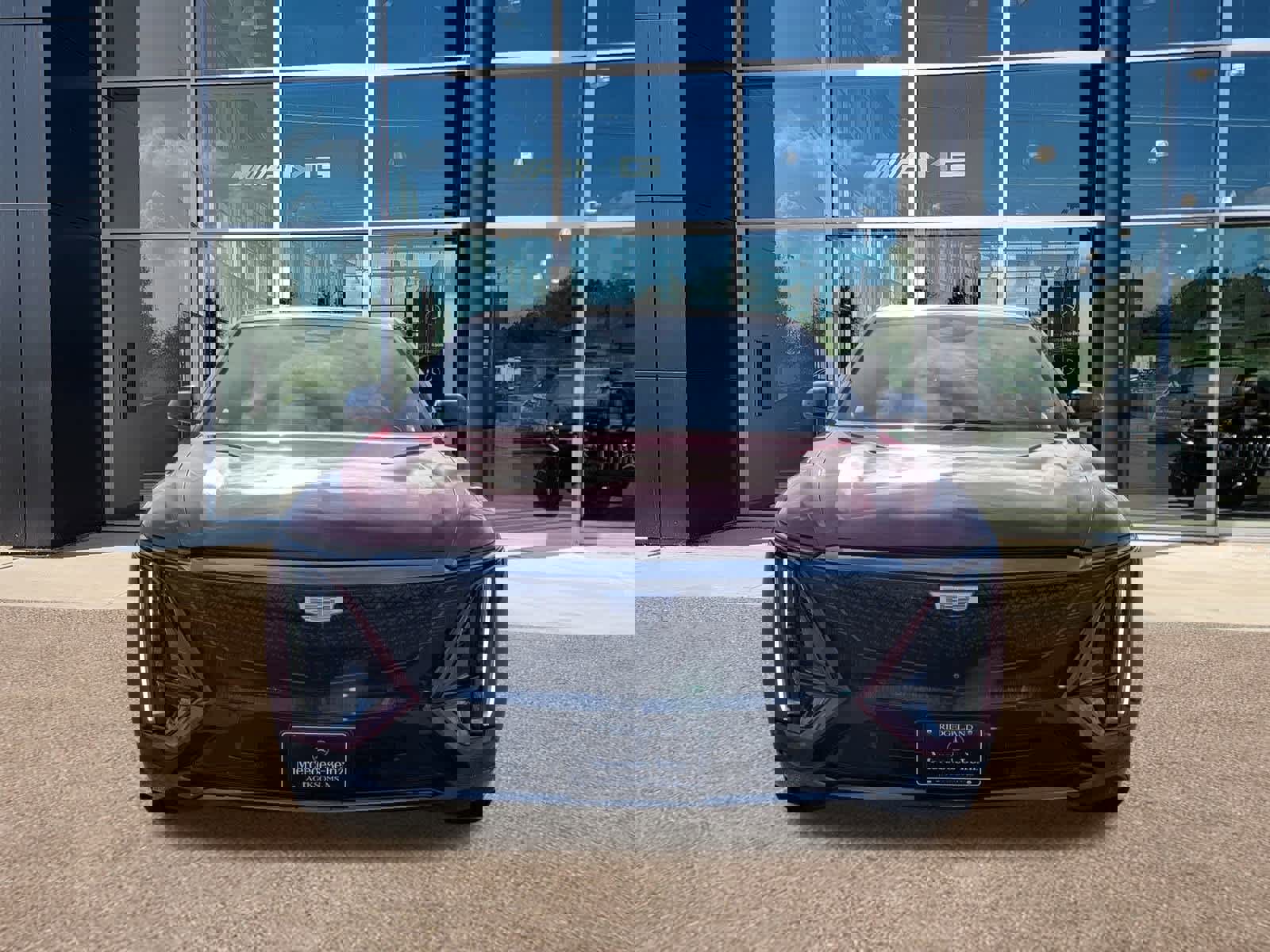 Used 2024 Cadillac Lyriq Sport image 2