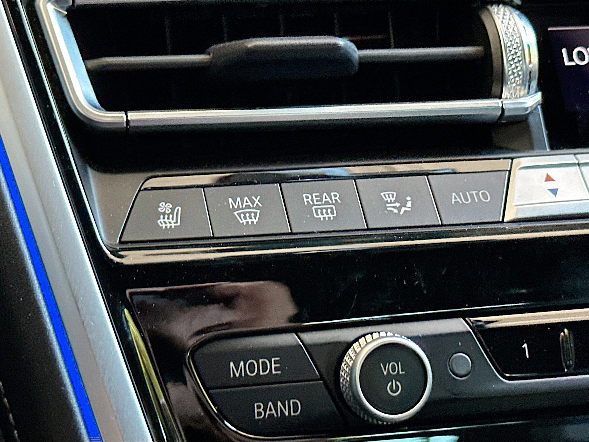 Used 2023 BMW M8 Gran Coupe xDrive Competition w/ M Carbon Exterior Package AWD/4WD image 18