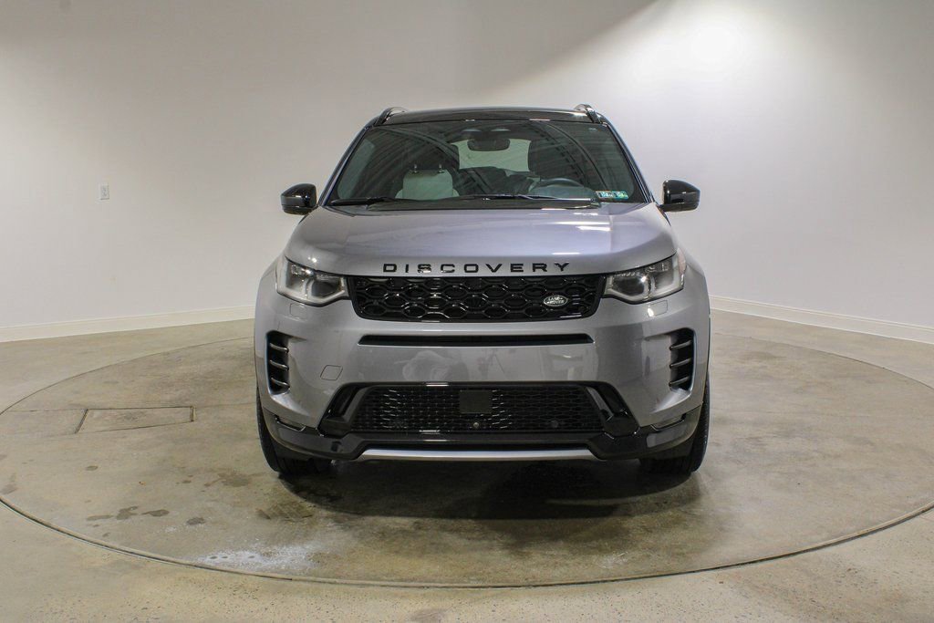 Used 2025 Land Rover Discovery Sport Dynamic SE image 8