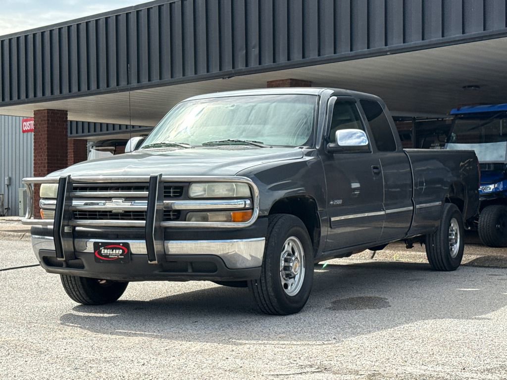 Used 1999 Chevrolet Silverado 2500 LS w/ Firm Ride Suspension Pkg RWD image 3