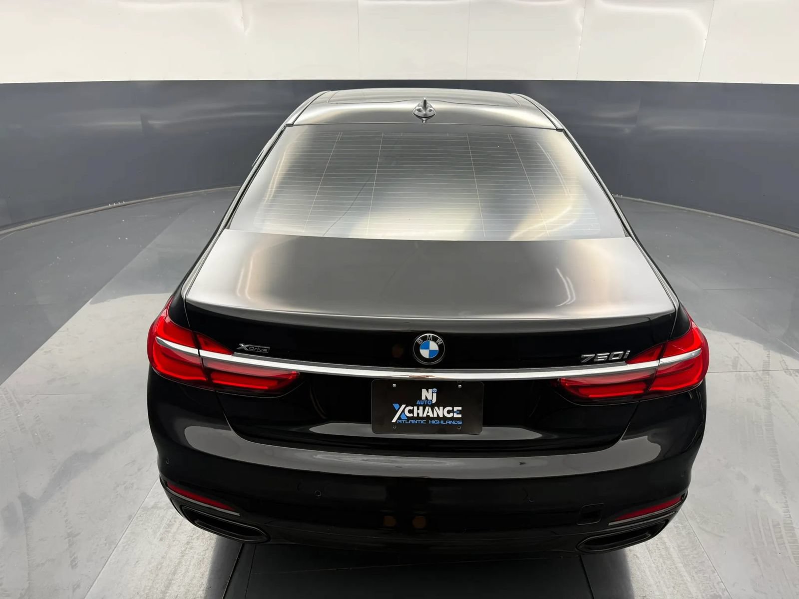 Used 2019 BMW 750i xDrive w/ Executive Package AWD/4WD image 6
