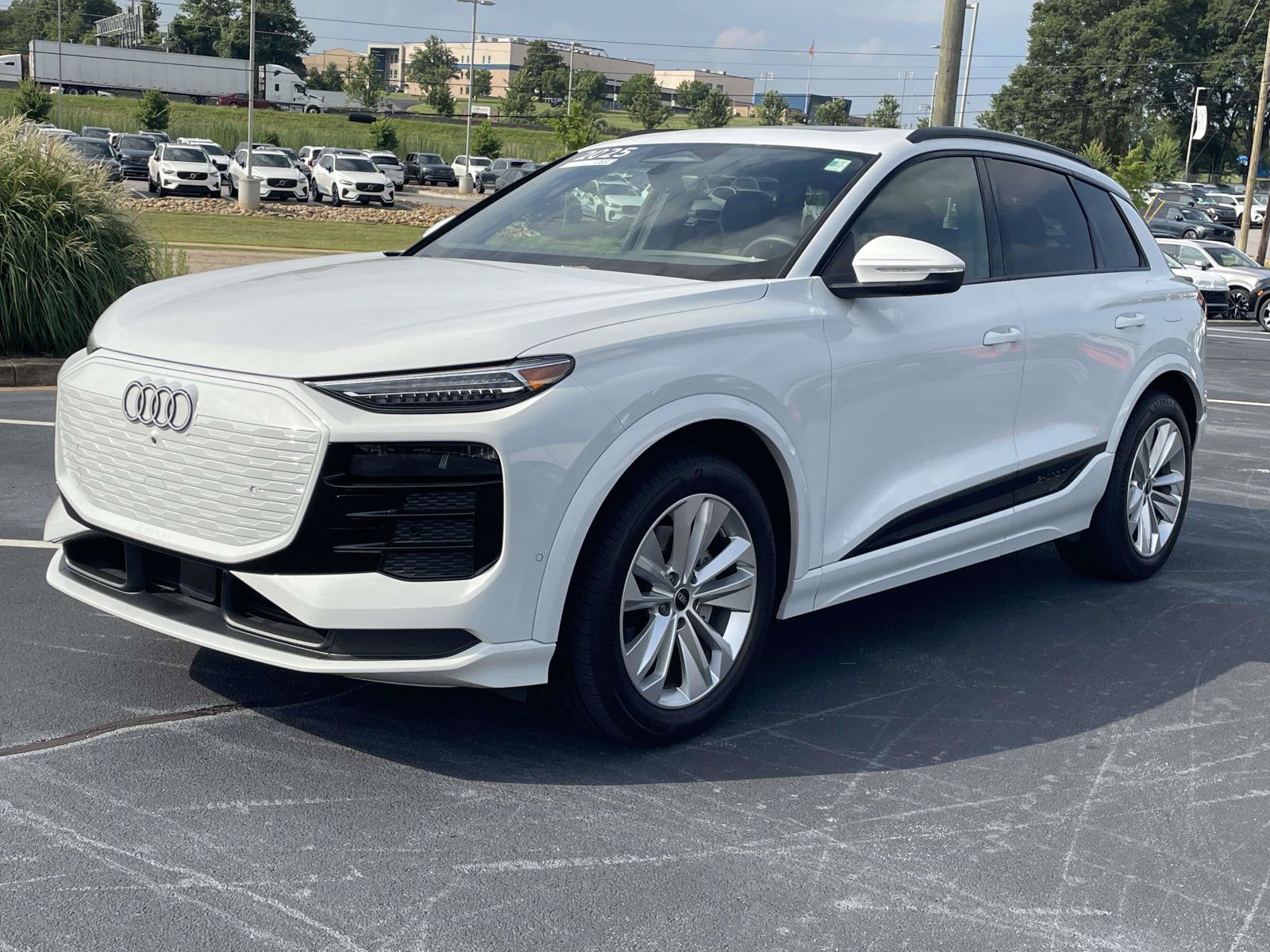 Certified 2025 Audi Q6 e-tron Prestige w/ 20" Wheel Package RWD image 3