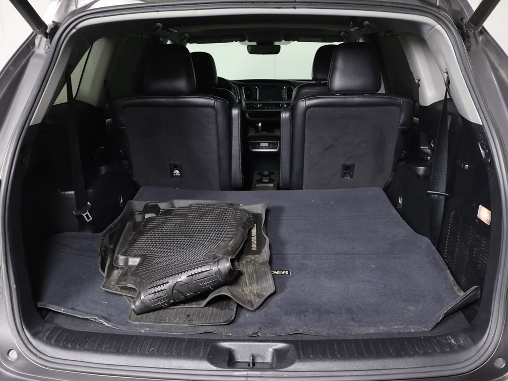 Used 2017 Toyota Highlander XLE w/ Carpet Mat Package AWD/4WD image 17